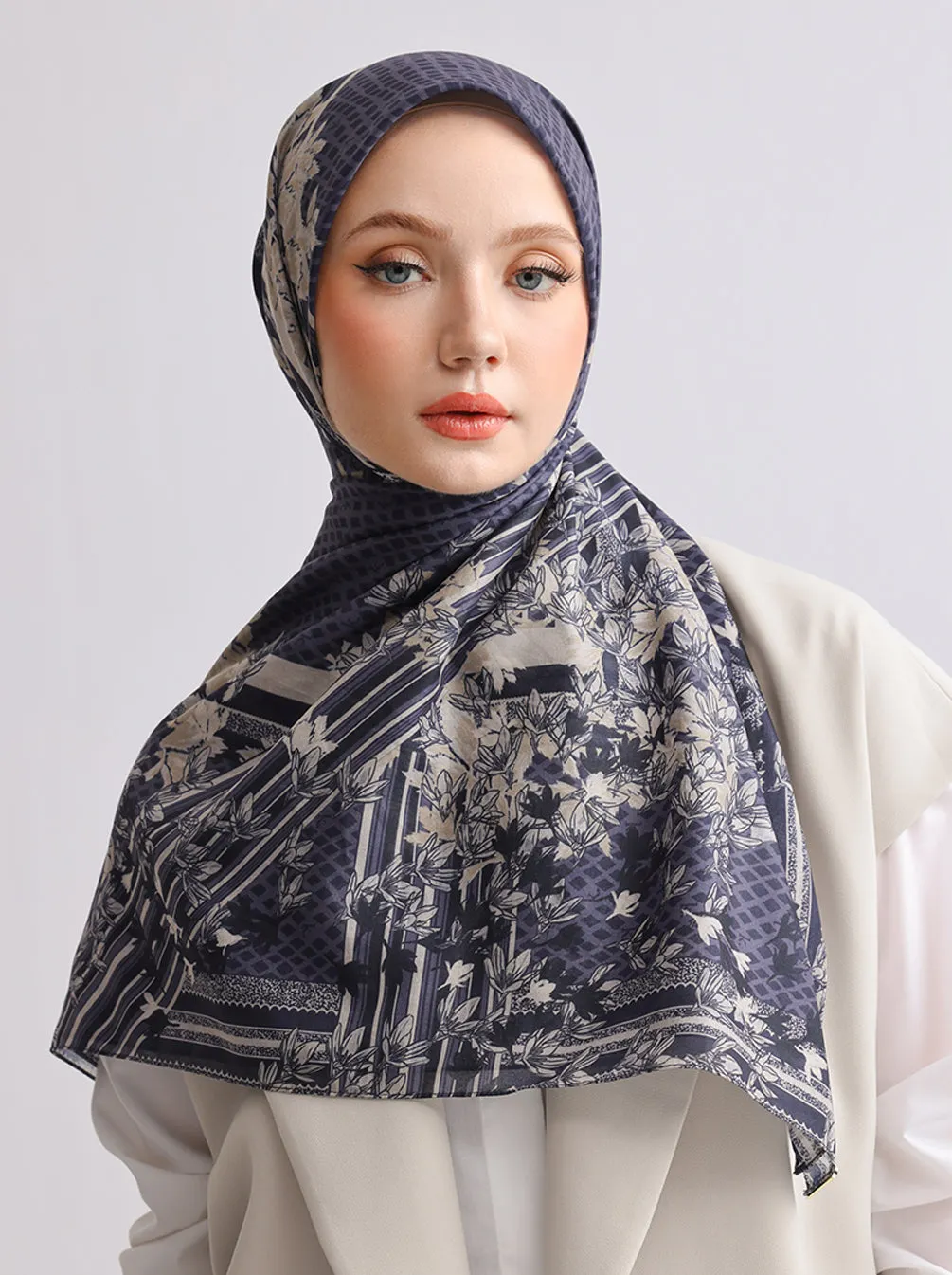 HAMPERS KAMI. X Y.O.U SUNBRELLA SLATE