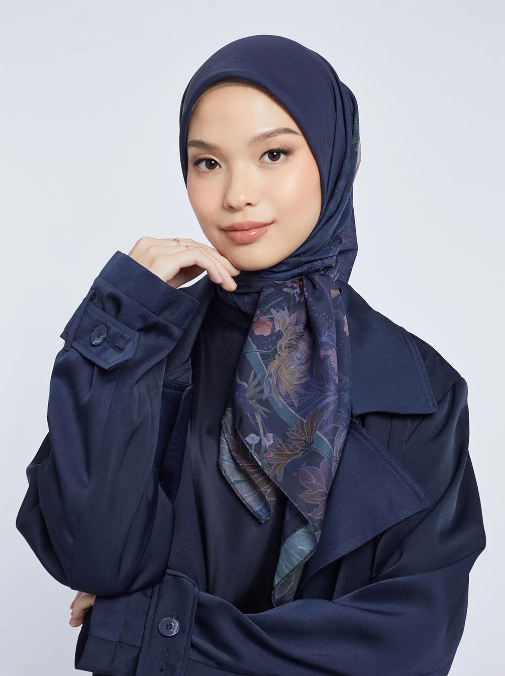 HARUNA FLOWERS SIGNATURE SCARF MIDNIGHT
