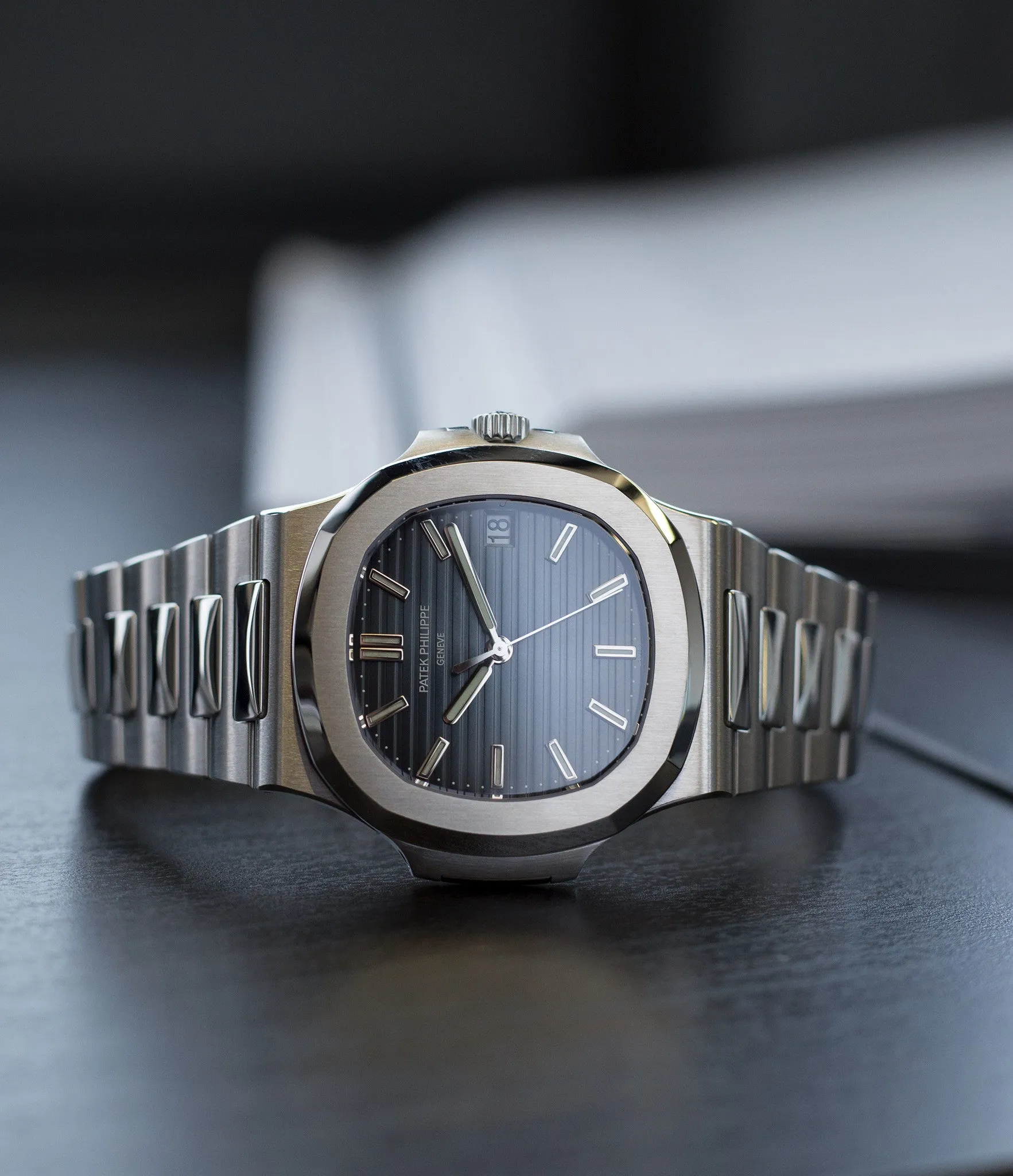 Nautilus 5711/1A-010 | Steel