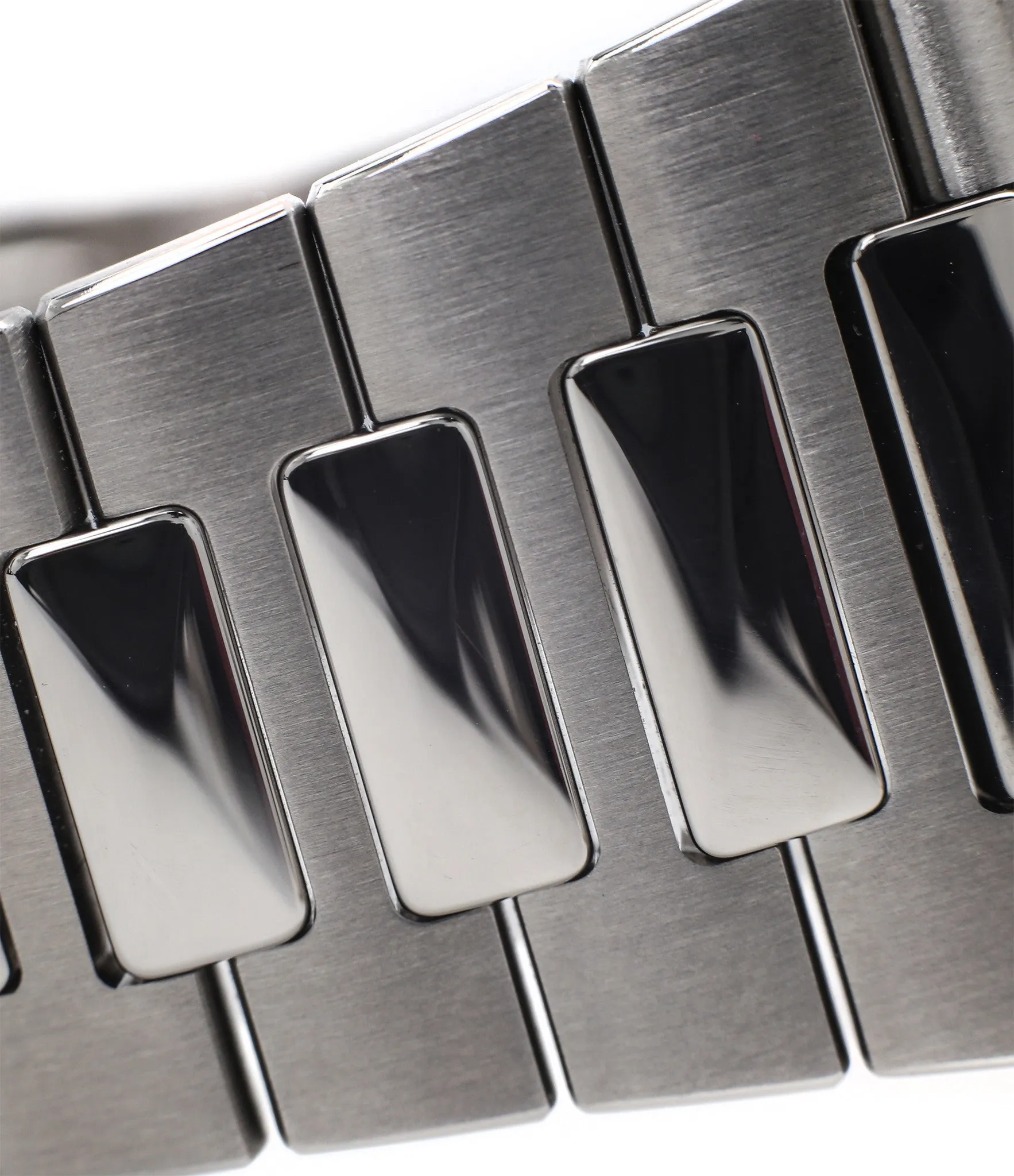 Nautilus 5711/1A-010 | Steel