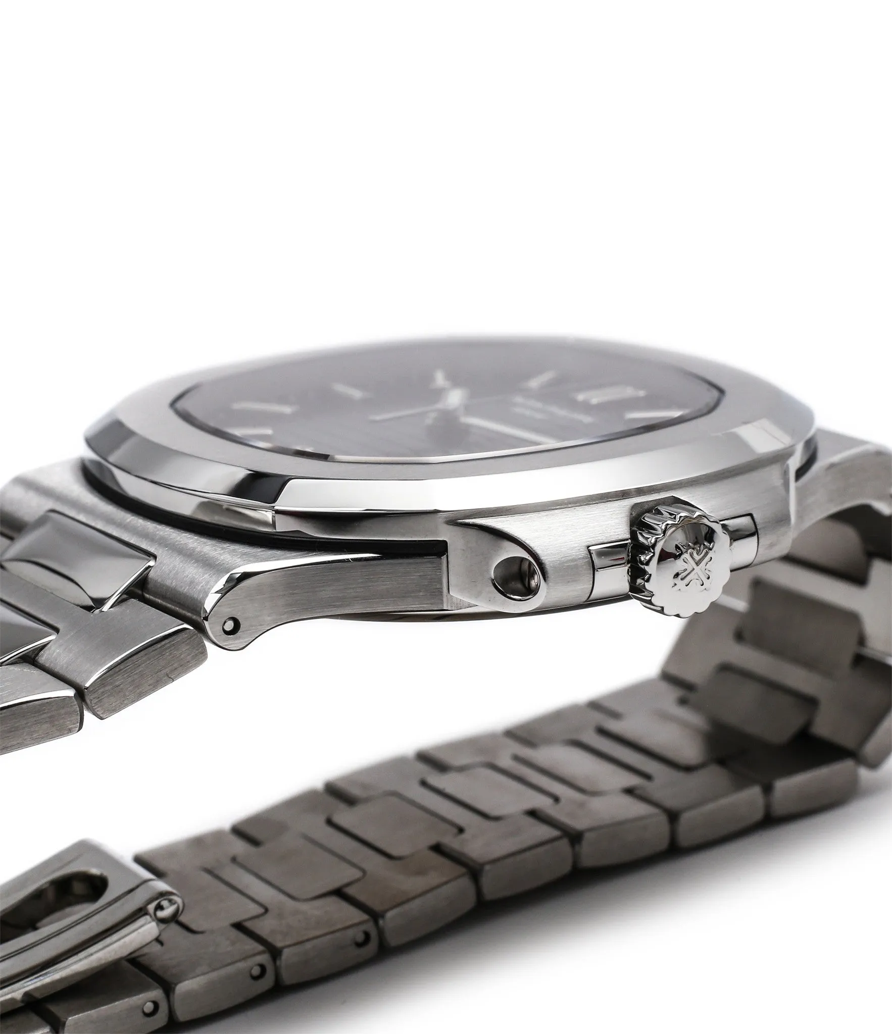 Nautilus 5711/1A-010 | Steel