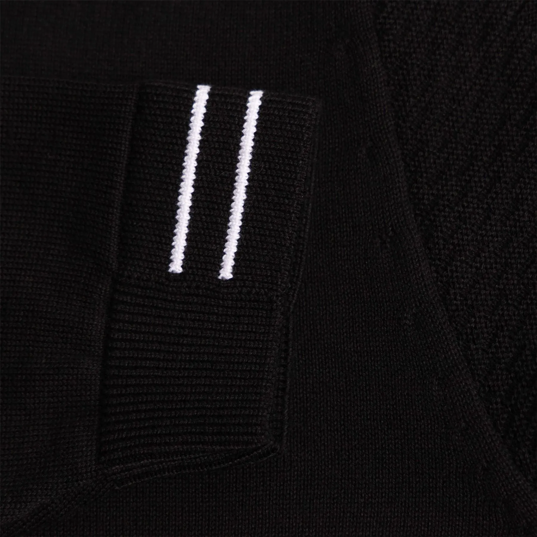 Rolet Black - W22