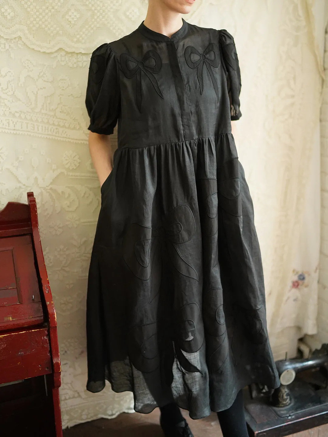 Unlogical Poem Victorian Style Bow Applique Embroidered Black Dress