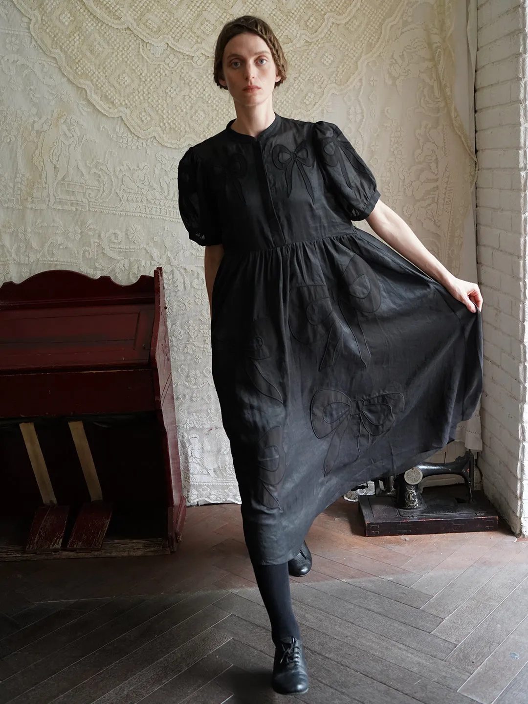 Unlogical Poem Victorian Style Bow Applique Embroidered Black Dress