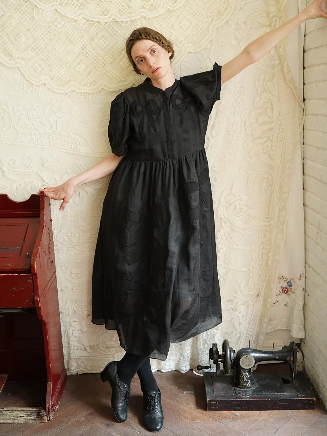Unlogical Poem Victorian Style Bow Applique Embroidered Black Dress