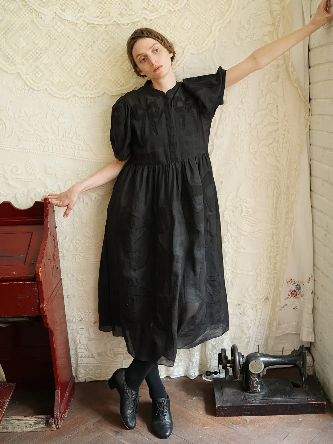Unlogical Poem Victorian Style Bow Applique Embroidered Black Dress